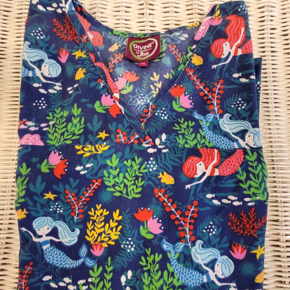 Floral Scrub Top - Picture 7 of 13